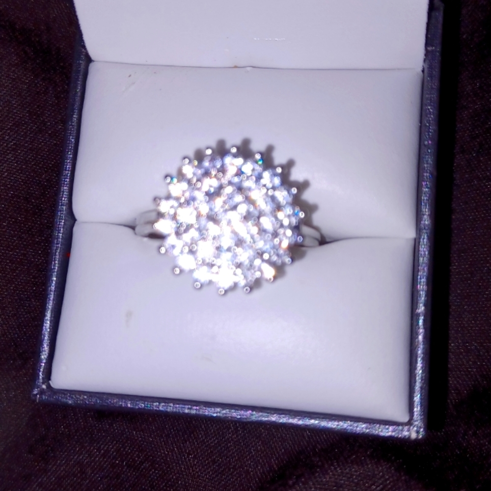 Pretty cz ring size 9